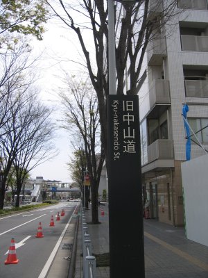 R쉺
